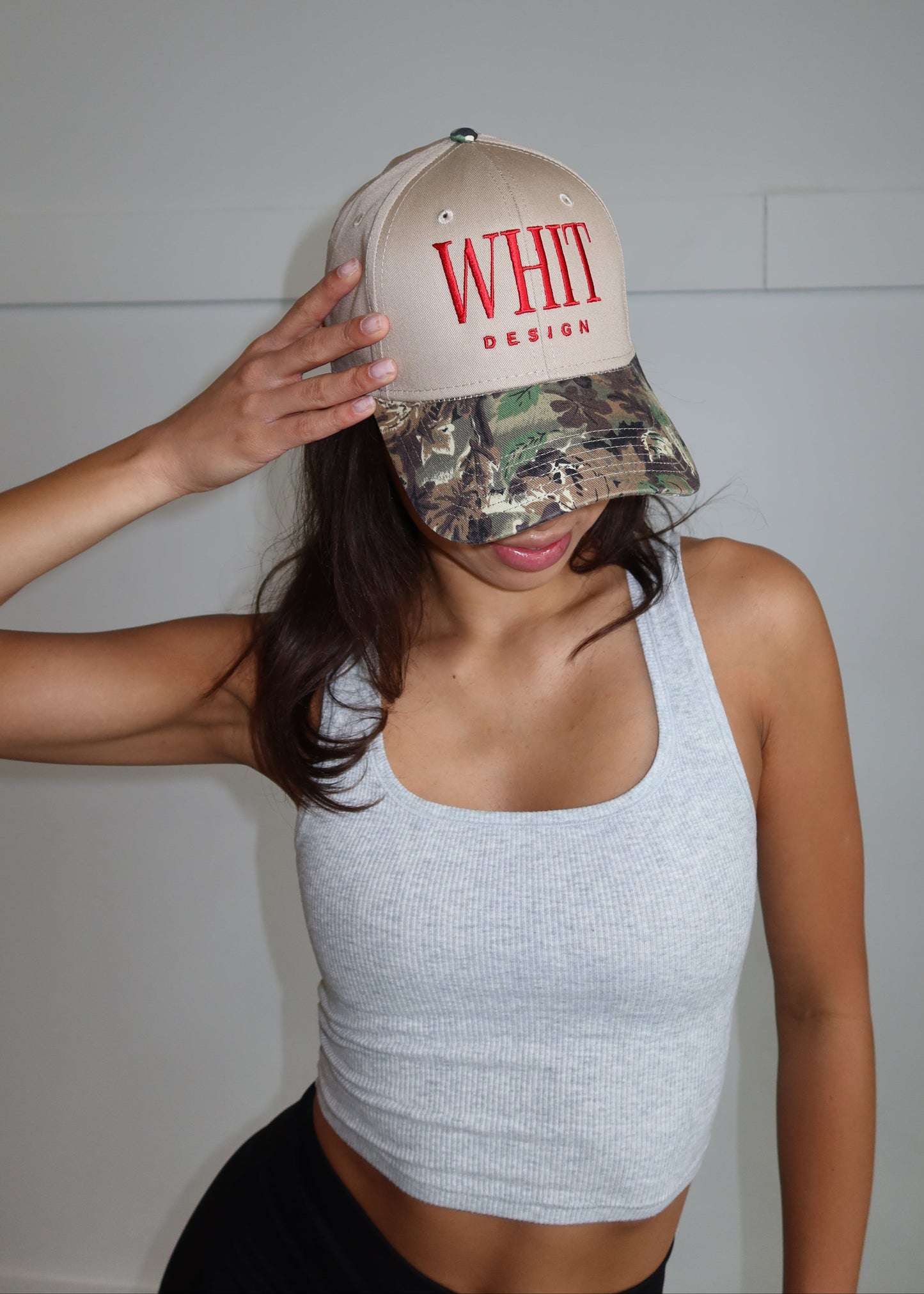 WHIT DESIGN CAMO + RED HAT