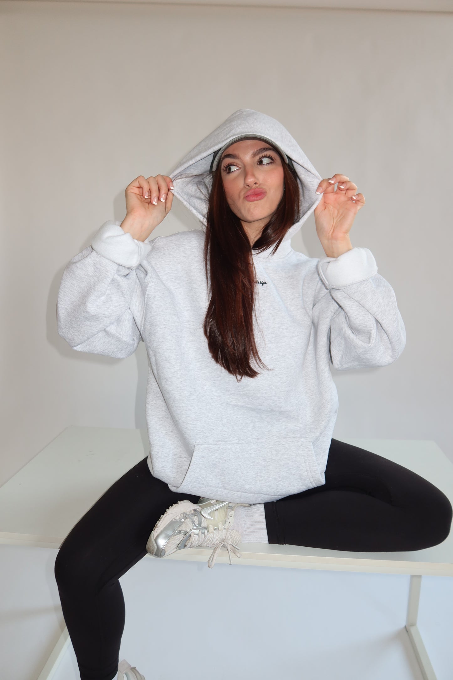 CLASSIC HOODIE | HEATHER GREY
