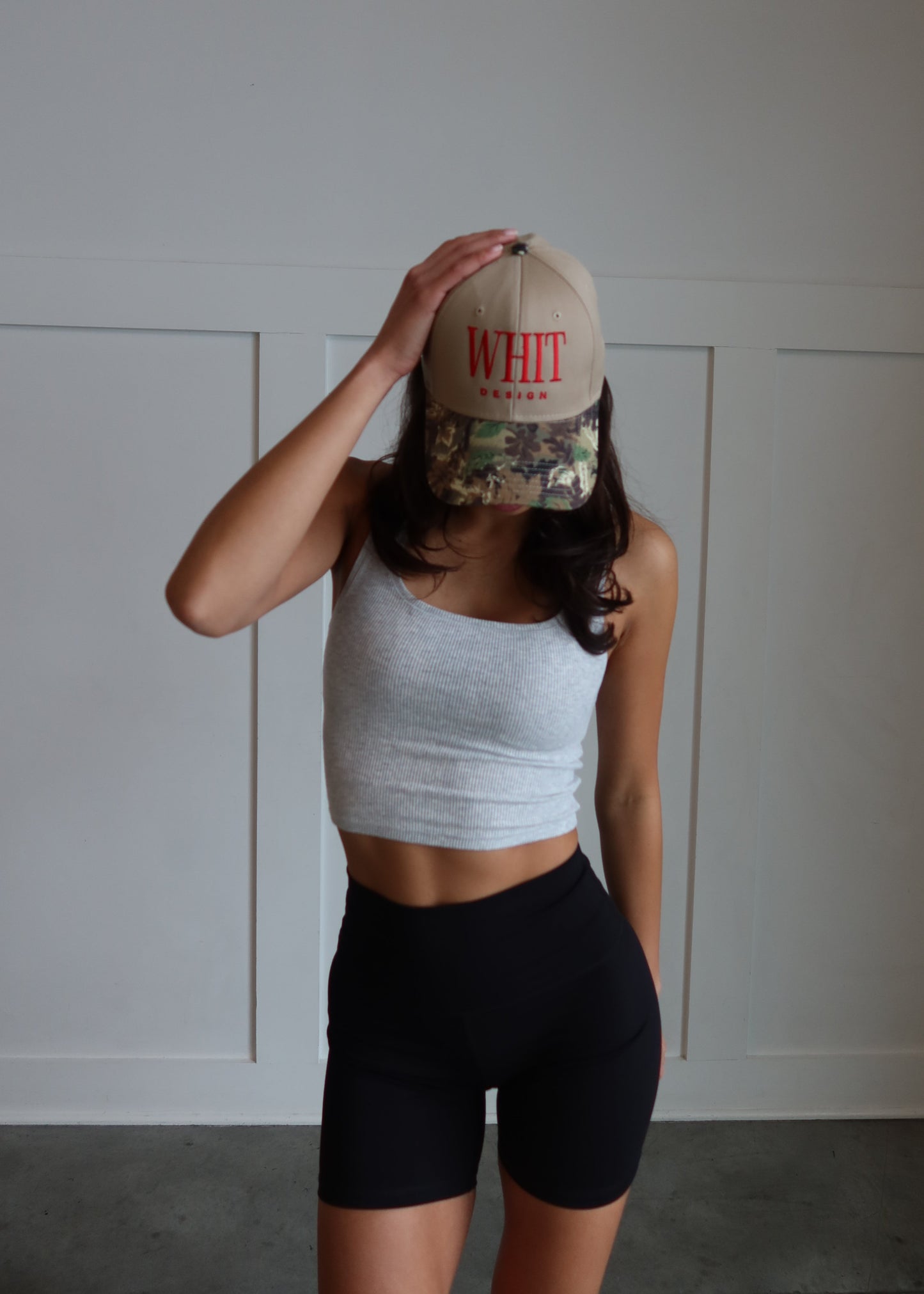 WHIT DESIGN CAMO + RED HAT
